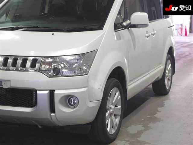 MITSUBISHI DELICA D5 2012