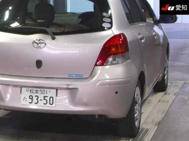 TOYOTA VITZ 2010