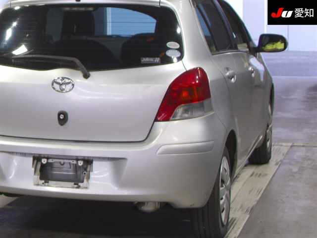 TOYOTA VITZ 2010