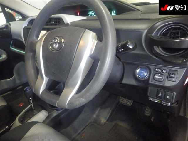 TOYOTA AQUA 2012