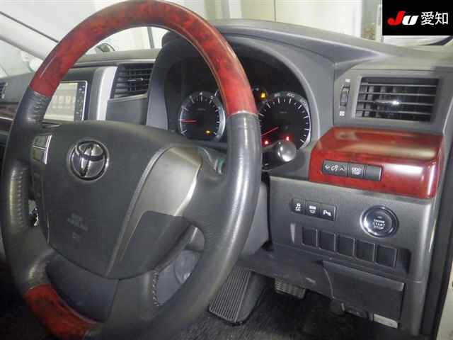 TOYOTA VELLFIRE 2009