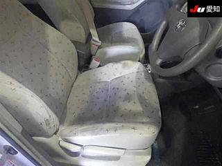 TOYOTA VITZ 2010