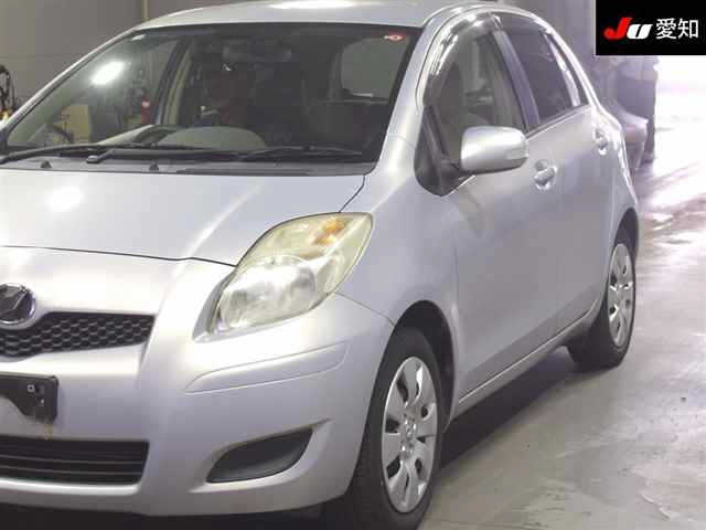 TOYOTA VITZ 2010