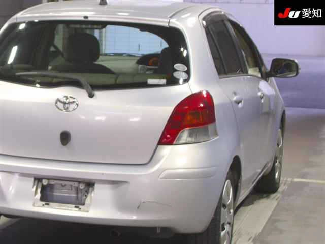 TOYOTA VITZ 2010
