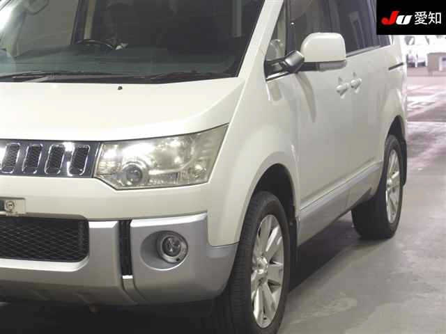 MITSUBISHI DELICA D5 2012