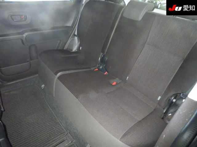 TOYOTA PORTE 2012