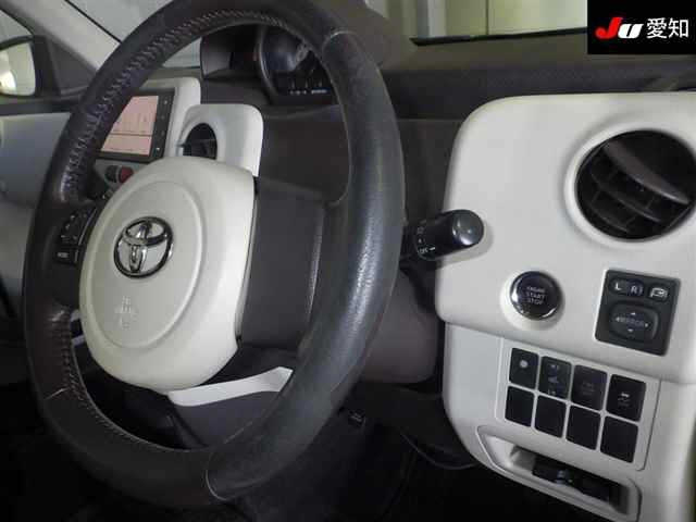 TOYOTA PORTE 2012