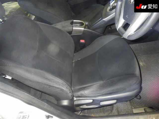 TOYOTA PRIUS 2014