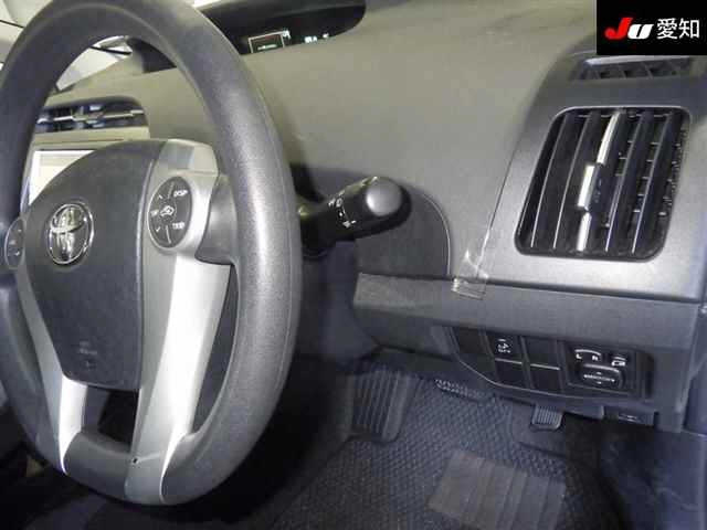 TOYOTA PRIUS 2014