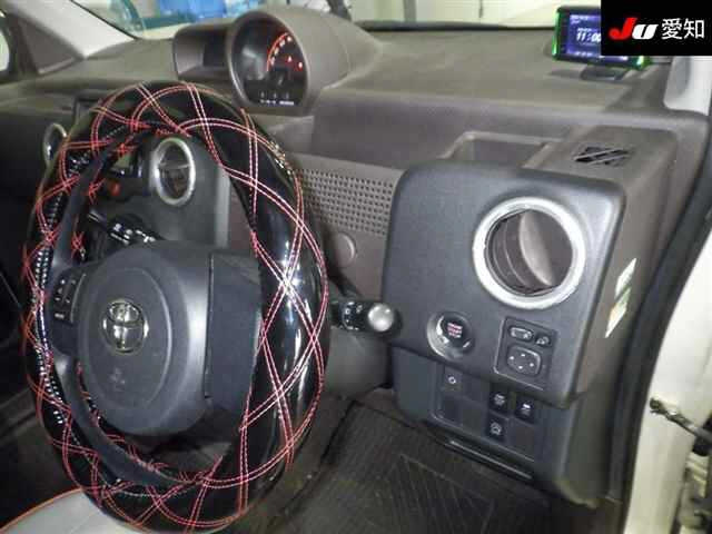 TOYOTA PORTE 2016