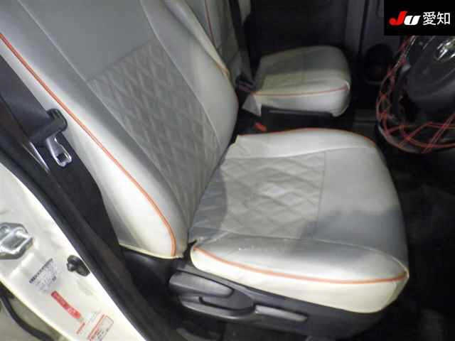 TOYOTA PORTE 2016