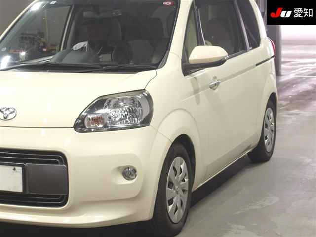 TOYOTA PORTE 2016