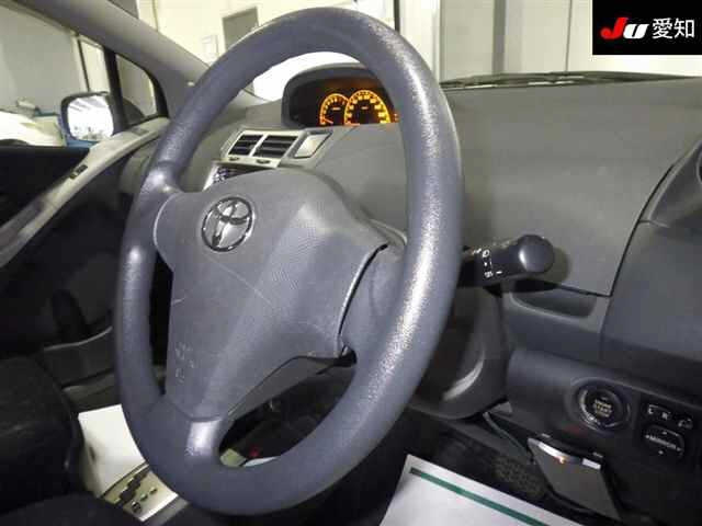 TOYOTA VITZ 2008