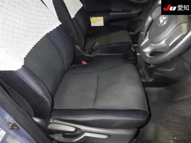 TOYOTA RACTIS 2011