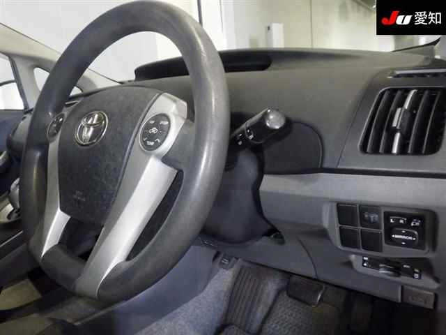 TOYOTA PRIUS 2011