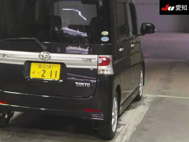 DAIHATSU TANTO 2011