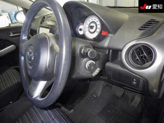 MAZDA DEMIO 2010