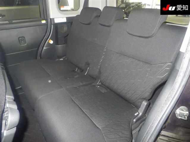 TOYOTA ROOMY 2017