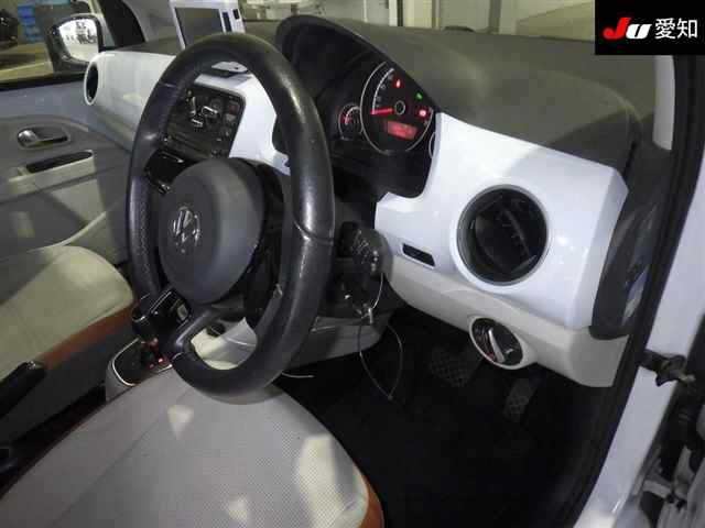 VOLKSWAGEN UP 2013