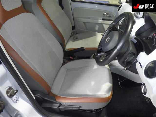 VOLKSWAGEN UP 2013