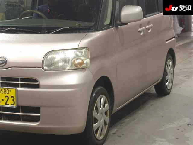 DAIHATSU TANTO 2011