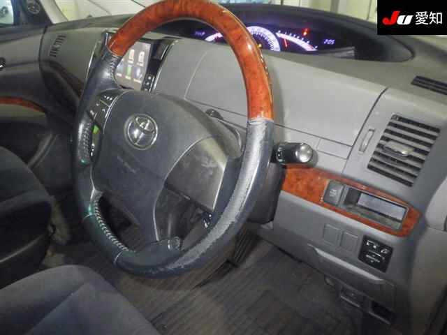 TOYOTA ESTIMA 2010