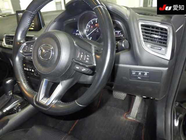 MAZDA AXELA 2017