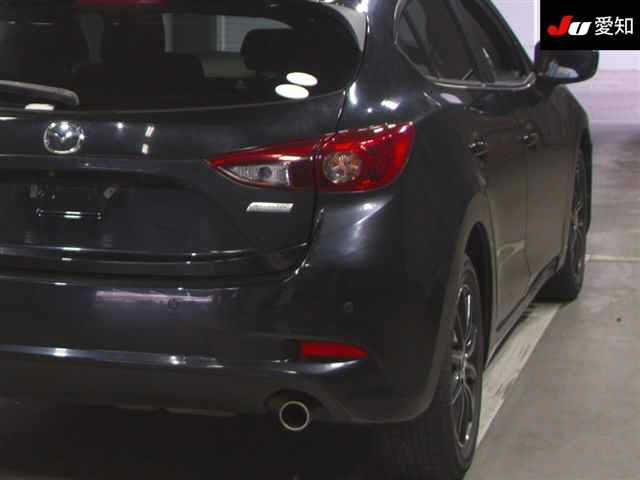 MAZDA AXELA 2017