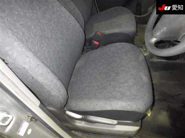 TOYOTA VITZ 2010