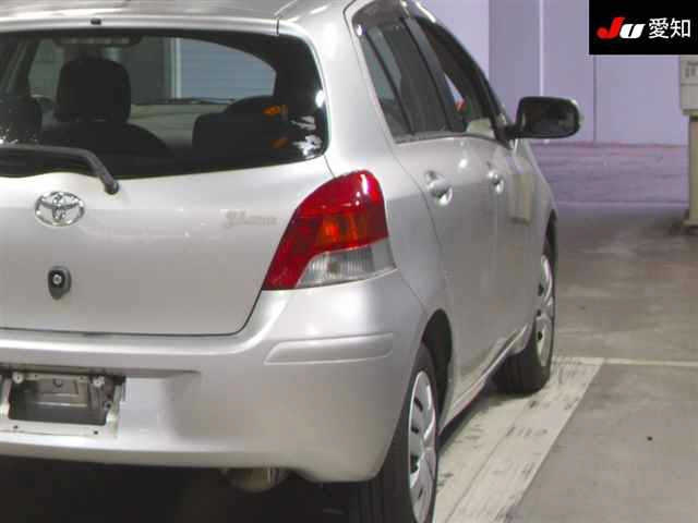 TOYOTA VITZ 2010