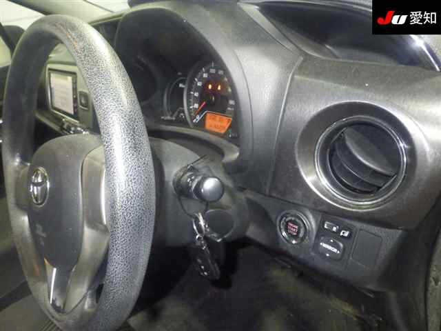 TOYOTA VITZ 2014
