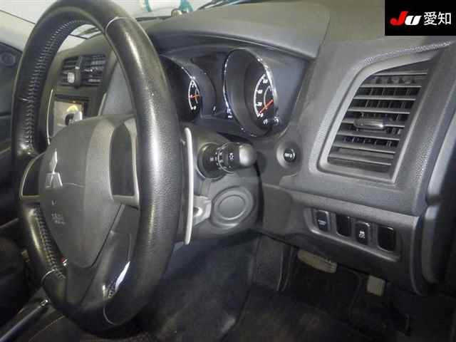 MITSUBISHI RVR 2013