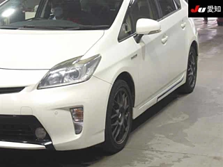 TOYOTA PRIUS 2012