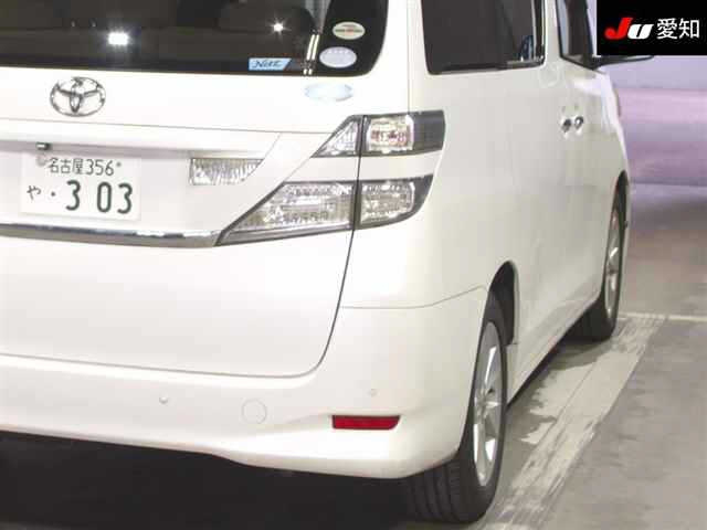 TOYOTA VELLFIRE 2011