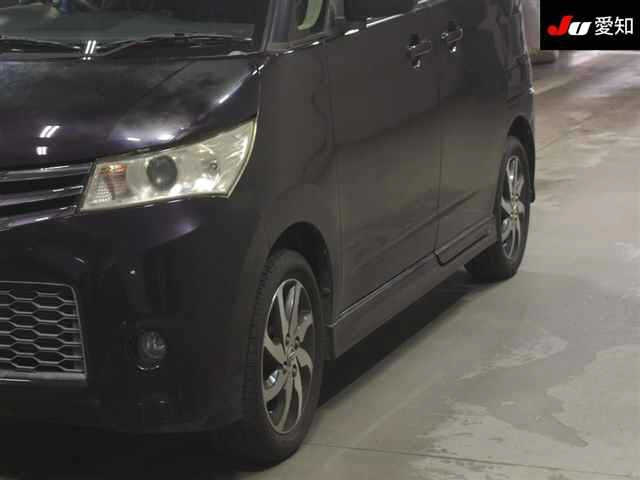 NISSAN ROOX 2013