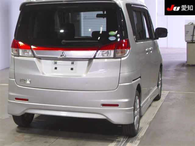 MITSUBISHI DELICA D2 2012