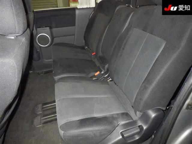 MITSUBISHI DELICA D5 2011