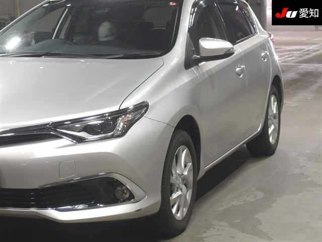 TOYOTA AURIS 2016
