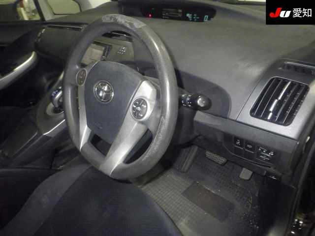 TOYOTA PRIUS 2013