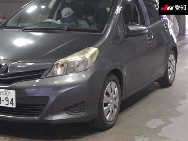 TOYOTA VITZ 2011