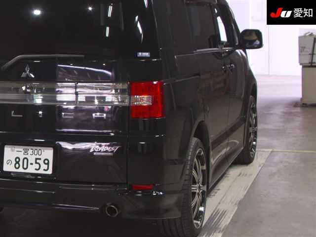 MITSUBISHI DELICA D5 2008