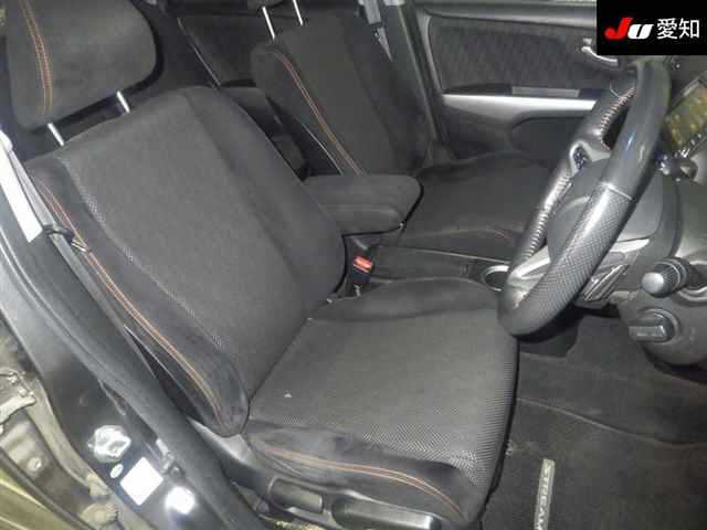 HONDA STREAM 2010