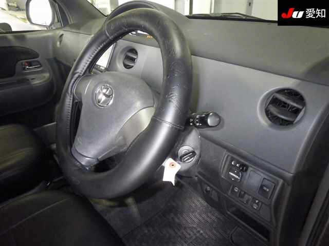 TOYOTA SIENTA 2014