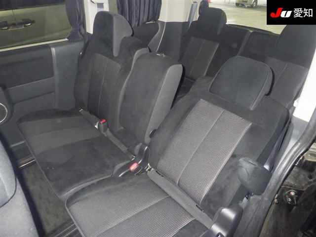 MITSUBISHI DELICA D5 2009