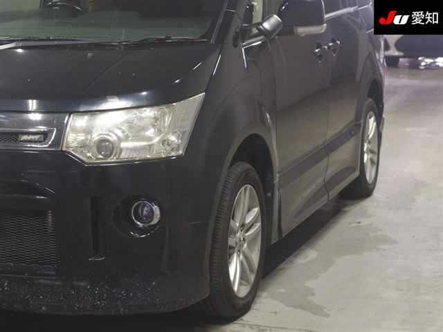 MITSUBISHI DELICA D5 2009
