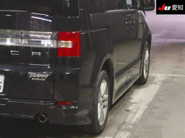 MITSUBISHI DELICA D5 2009