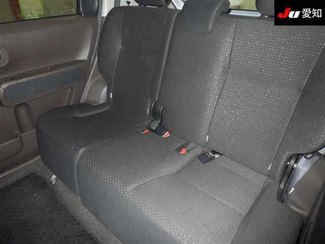 TOYOTA PORTE 2015