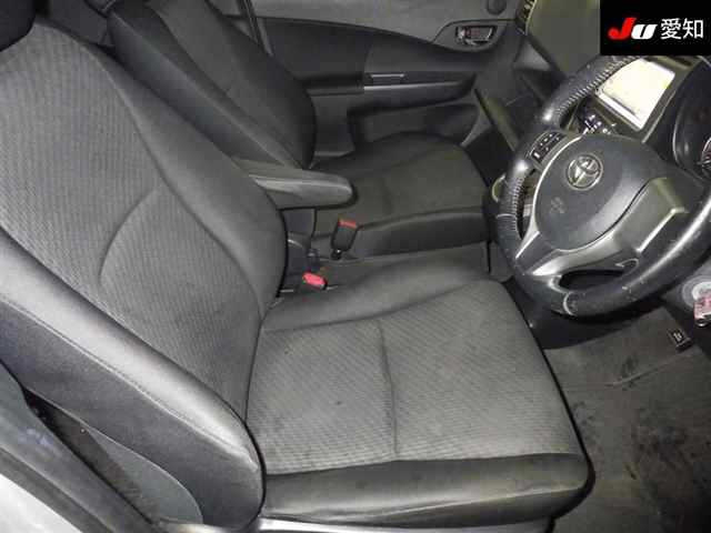 TOYOTA RACTIS 2013