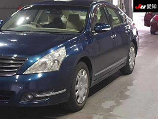 NISSAN TEANA 2010