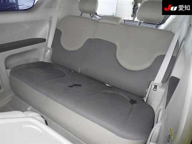 TOYOTA PORTE 2011